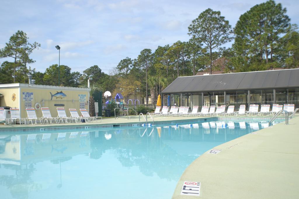 Links Golf and Racquet Club Outdoor Pool