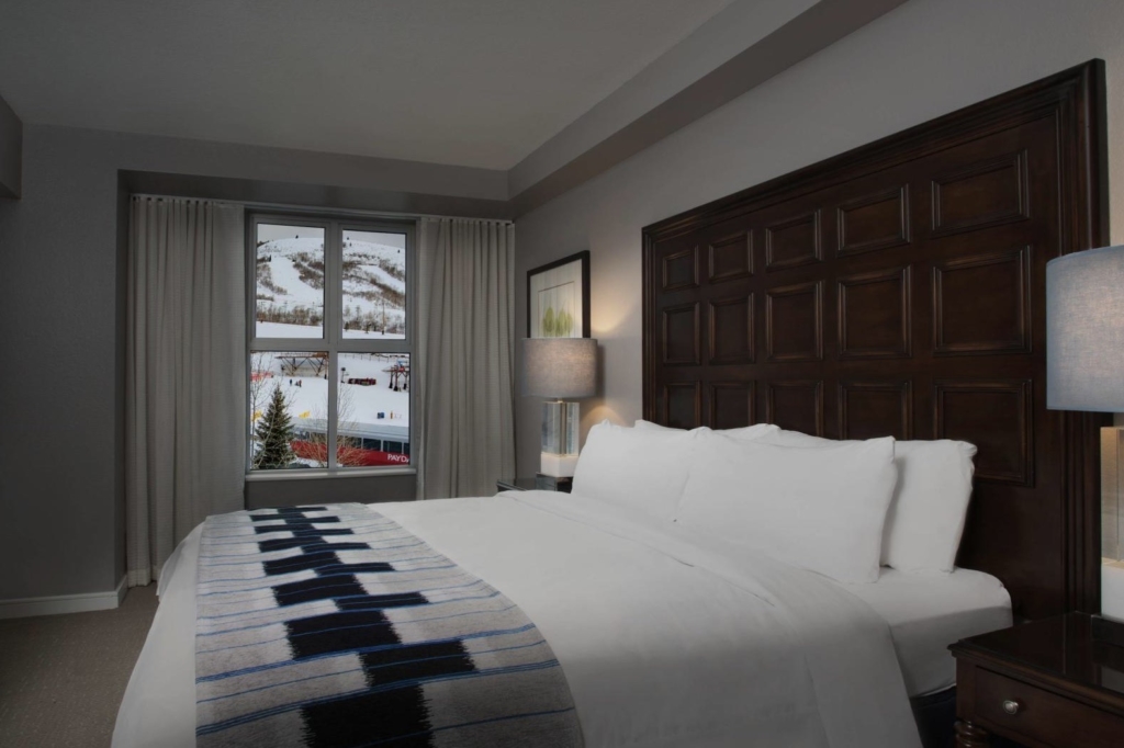 Marriott Mountainside Bedroom