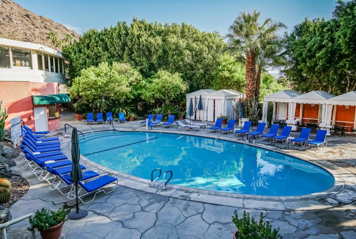 Palm Springs Tennis Club Poolside