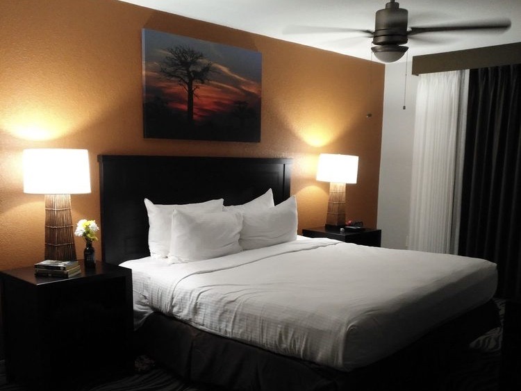 Parkway International Resort Bedroom