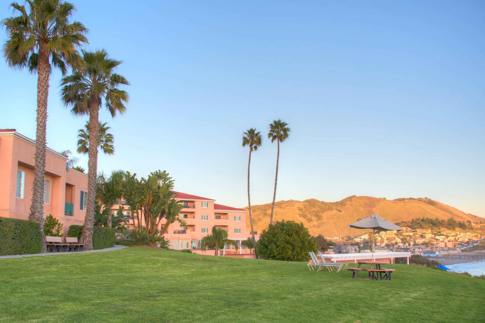 San Luis Bay Inn Exterior