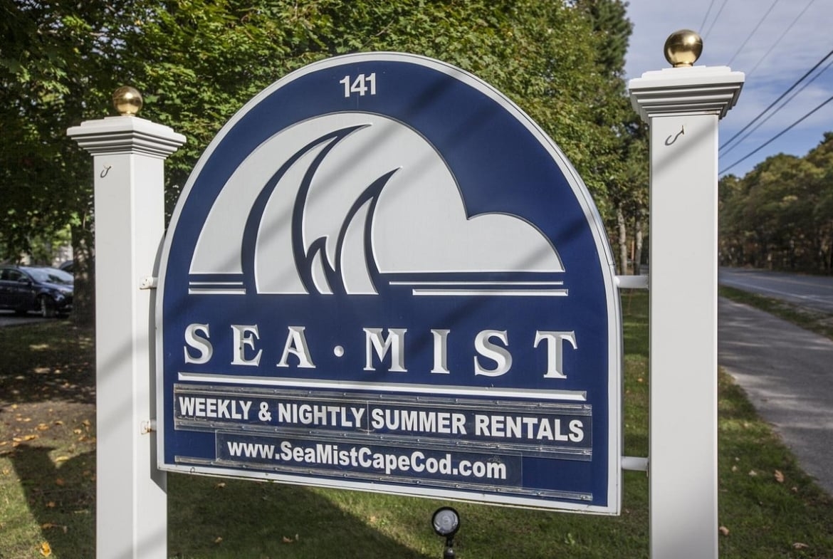 Sea Mist Resort Sign