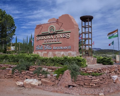 Sedona Pines Resort Sign