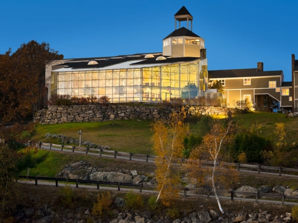 Steele Hill Resort Exterior