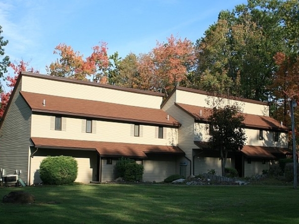 Wolf Run Manor at Treasure Lake Exterior