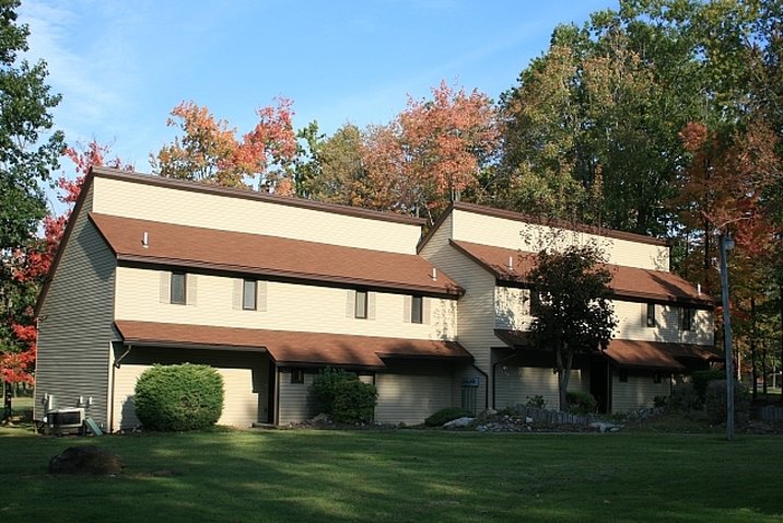 Wolf Run Manor at Treasure Lake Exterior