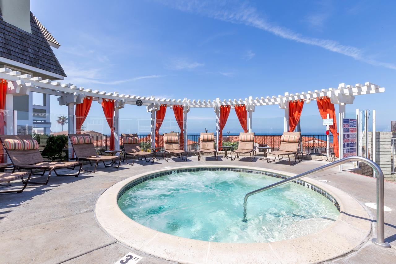 Carlsbad Inn Beach Resort hot tub