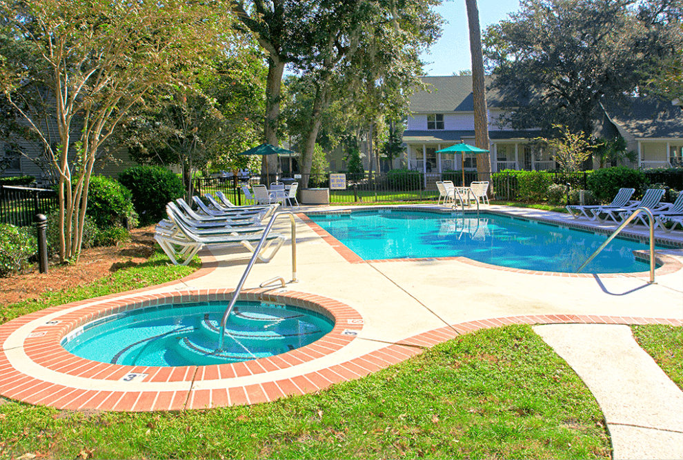 Cottages At Shipyard pool