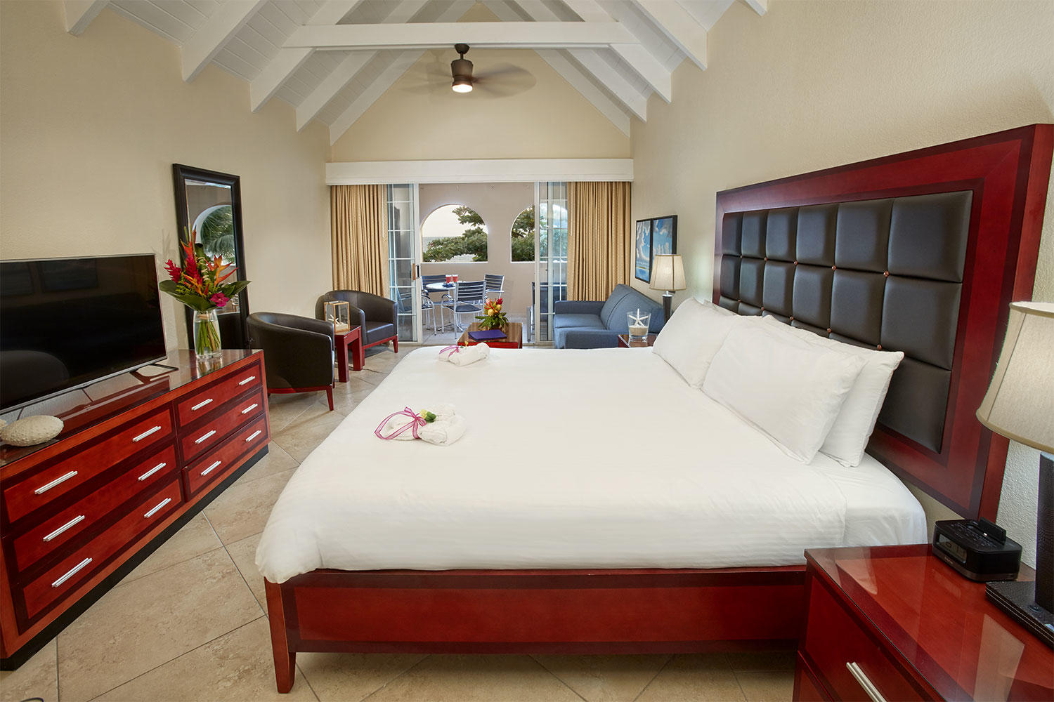 Divi Little Bay Beach And Racquet Club bedroom