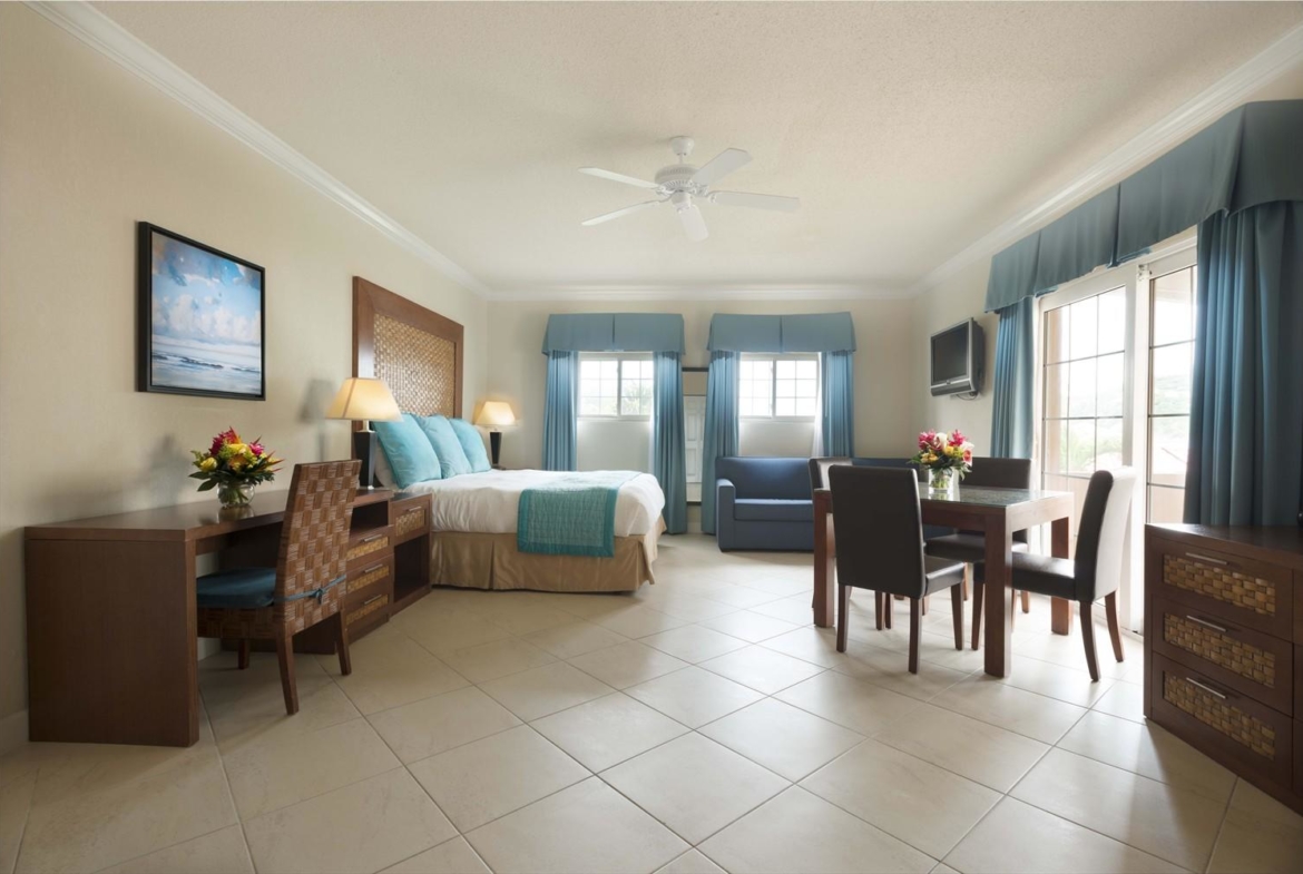 Divi Little Bay Beach And Racquet Club bedroom