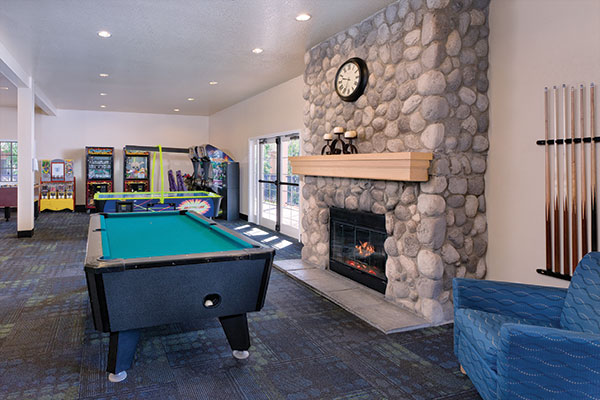 Dolphins Cove Resort game room