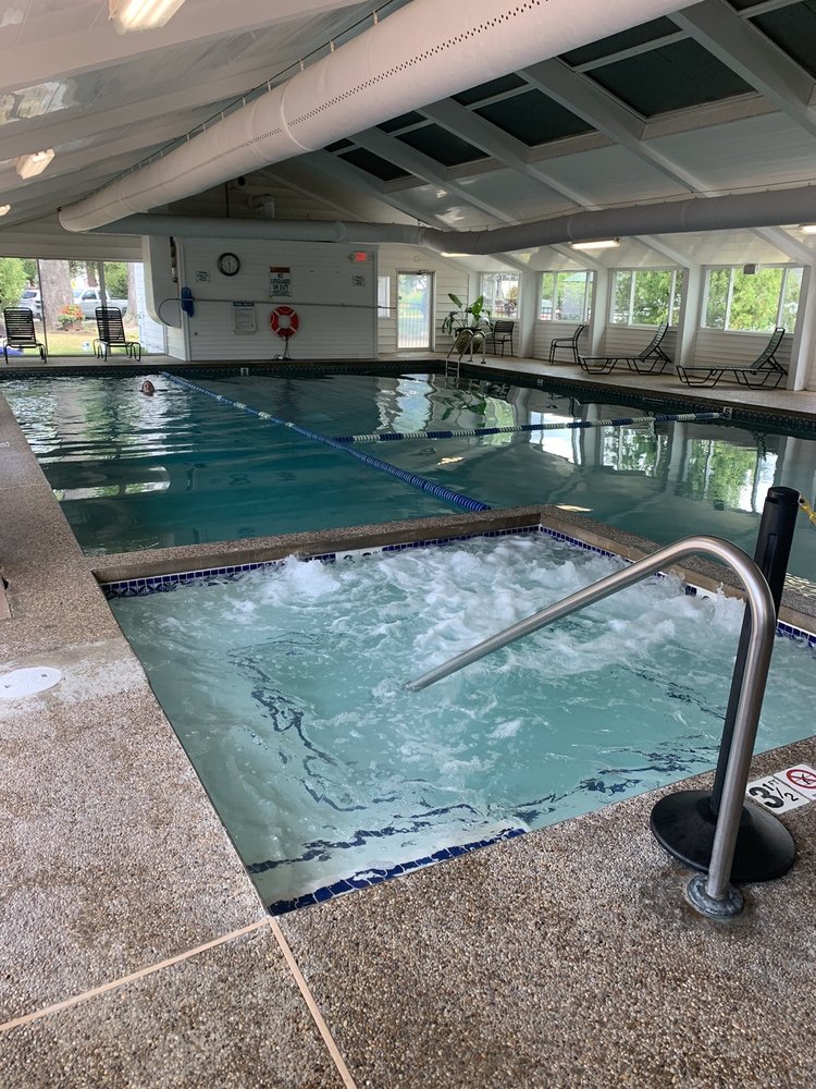 Eastern Slope Inn indoor pool