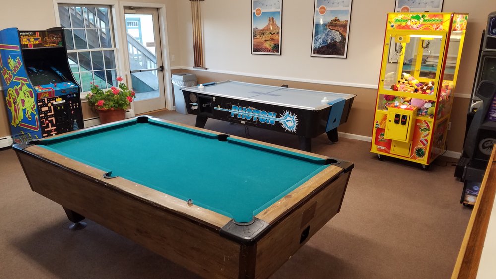 Harbor Ridge game room