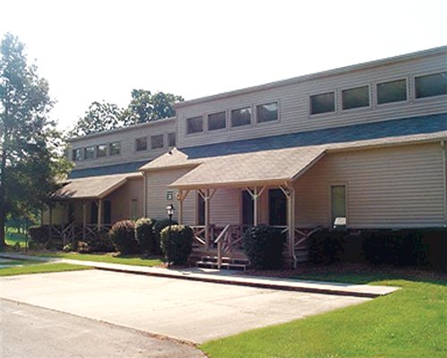 Hiawatha Manor At Lake Tansi Village exterior