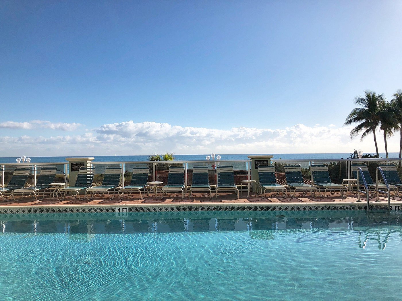 Hollywood Beach Tower pool