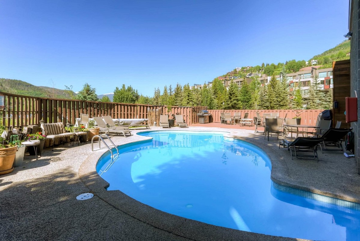 Vail Run Resort Pool