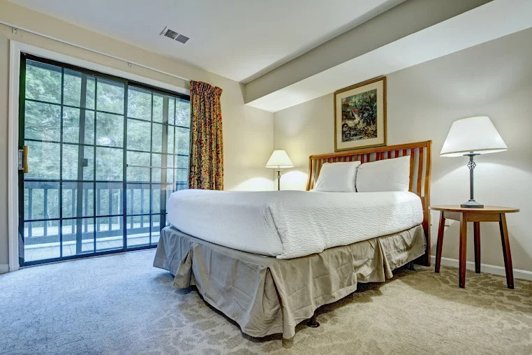 Pocono Mountain Villas Club Exploria Expo Points bedroom