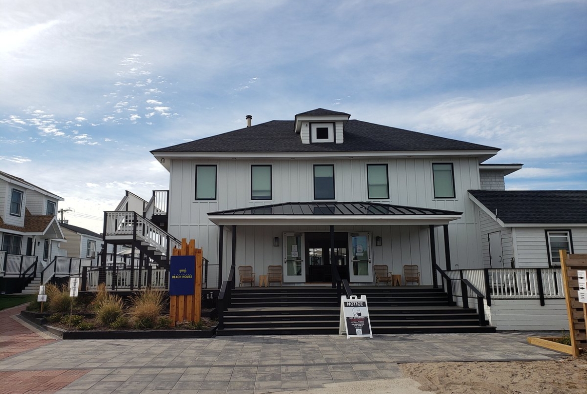 Ocean Watch Beach Club Exterior