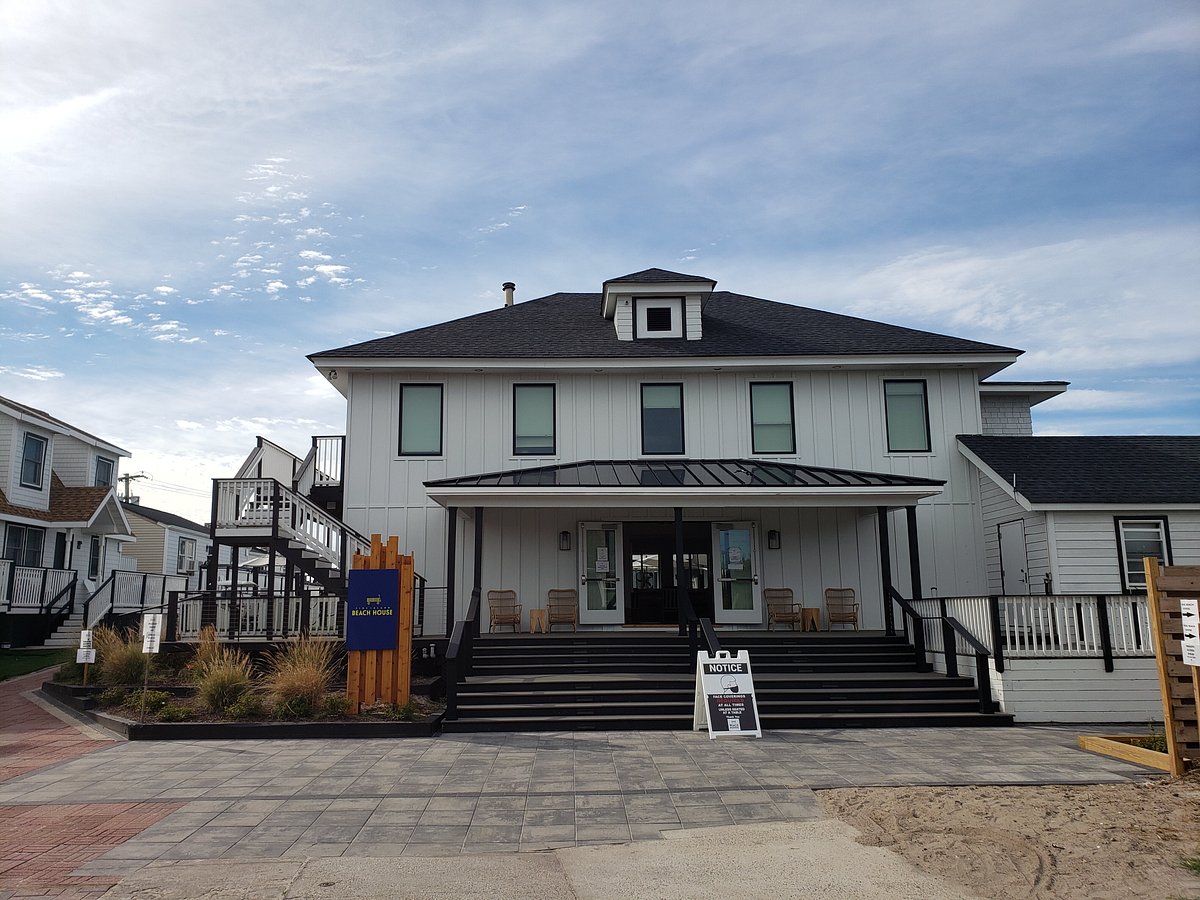 Ocean Watch Beach Club Exterior