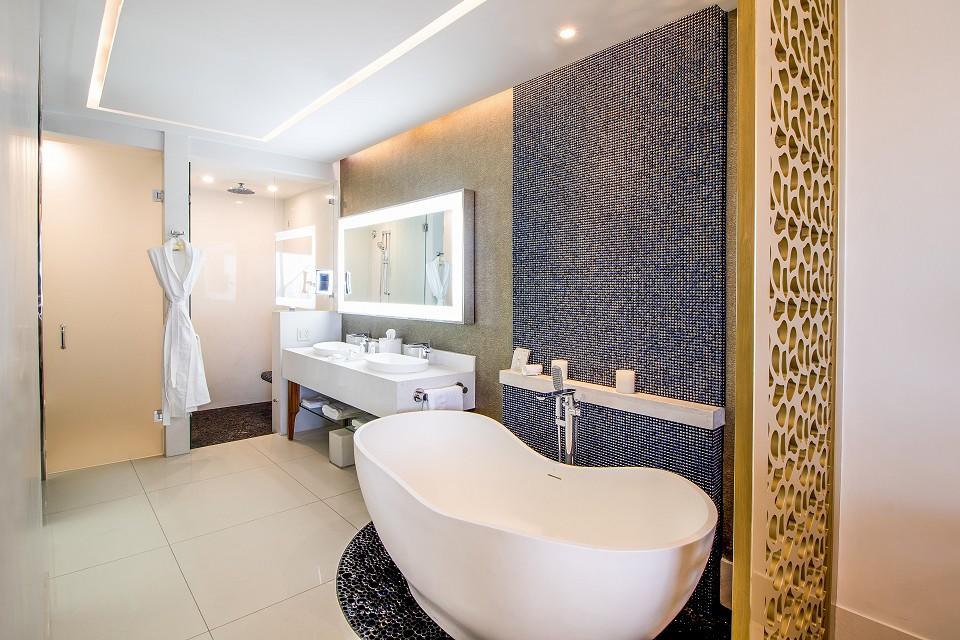 Garza Blanca Los Cabos Suite Bathroom