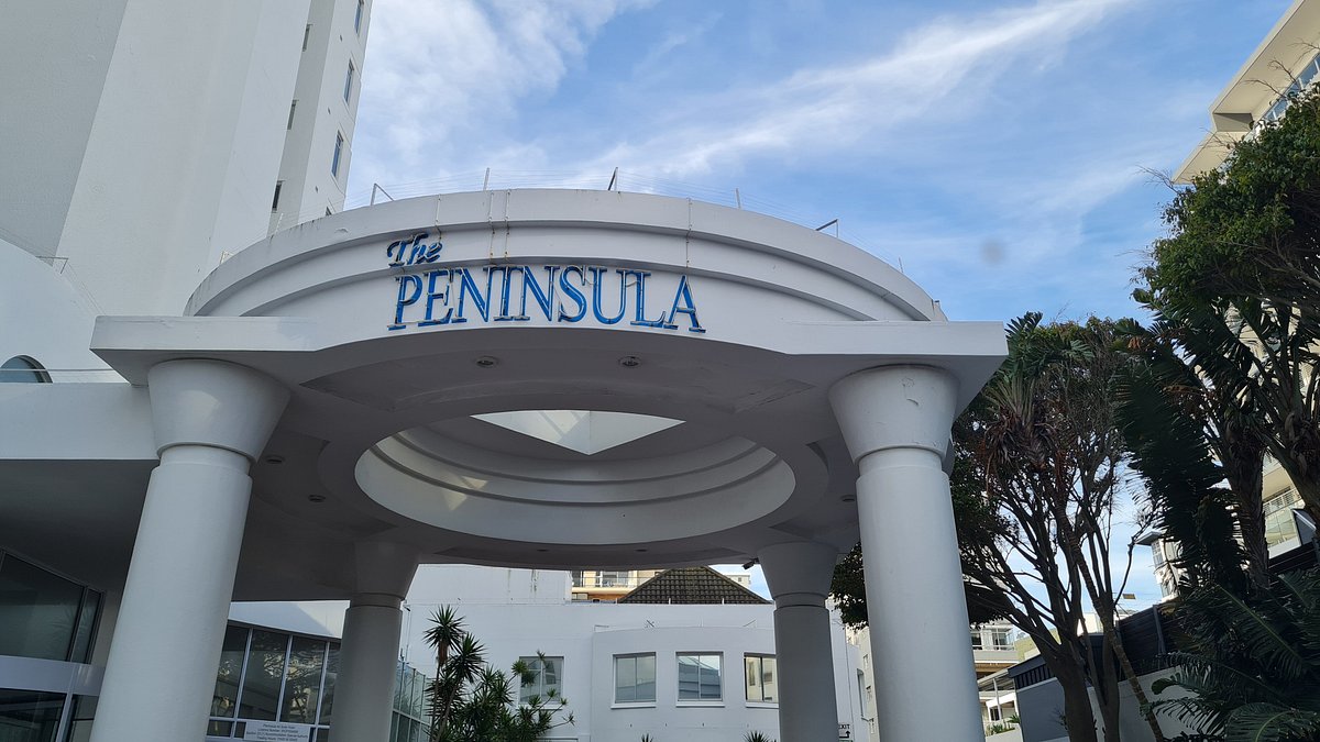The Peninsula All-Suite Hotel Entrance