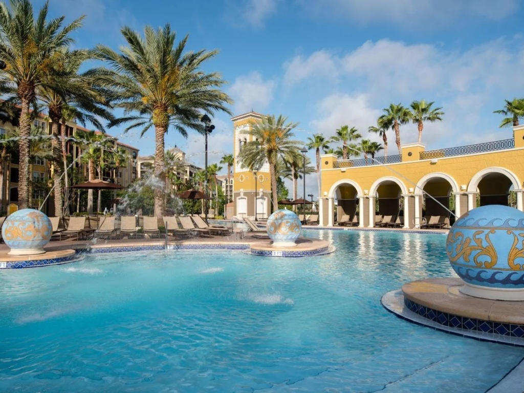 Hilton Grand Vacations at Tuscany Village Outdoor Pool