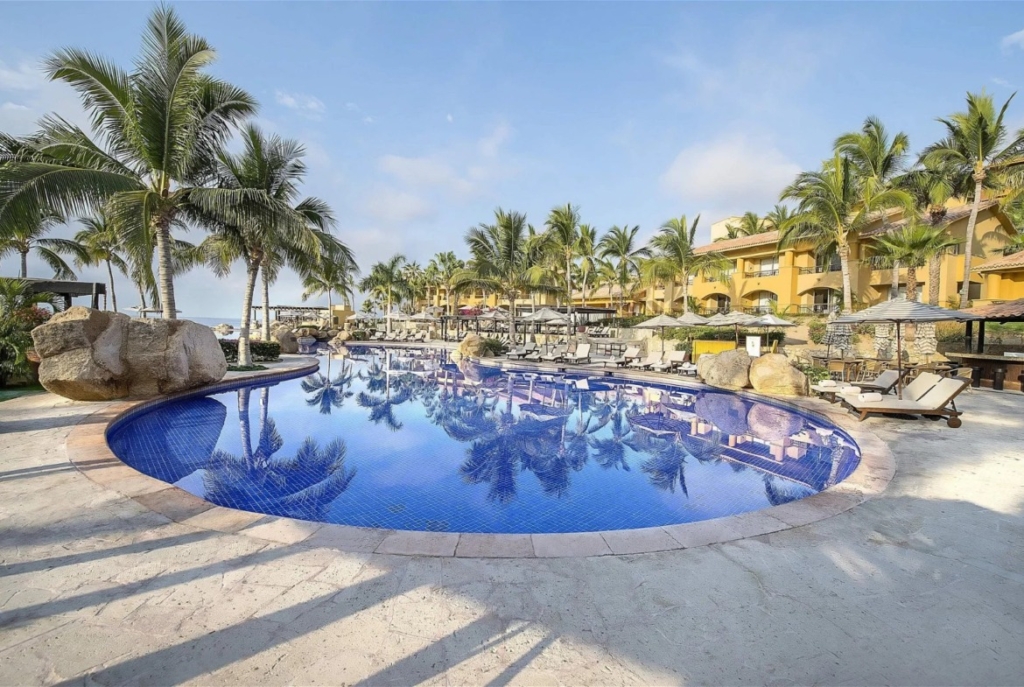 Los Cabos All Inclusive on-site amenities pool