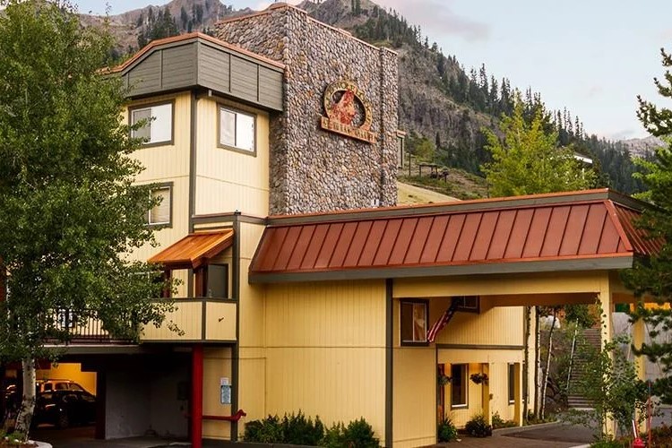 Red Wolf Lodge at Olympic Valley