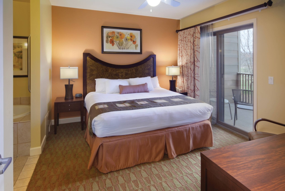 Holiday Inn Club at Lake Geneva Trust Points Bedroom