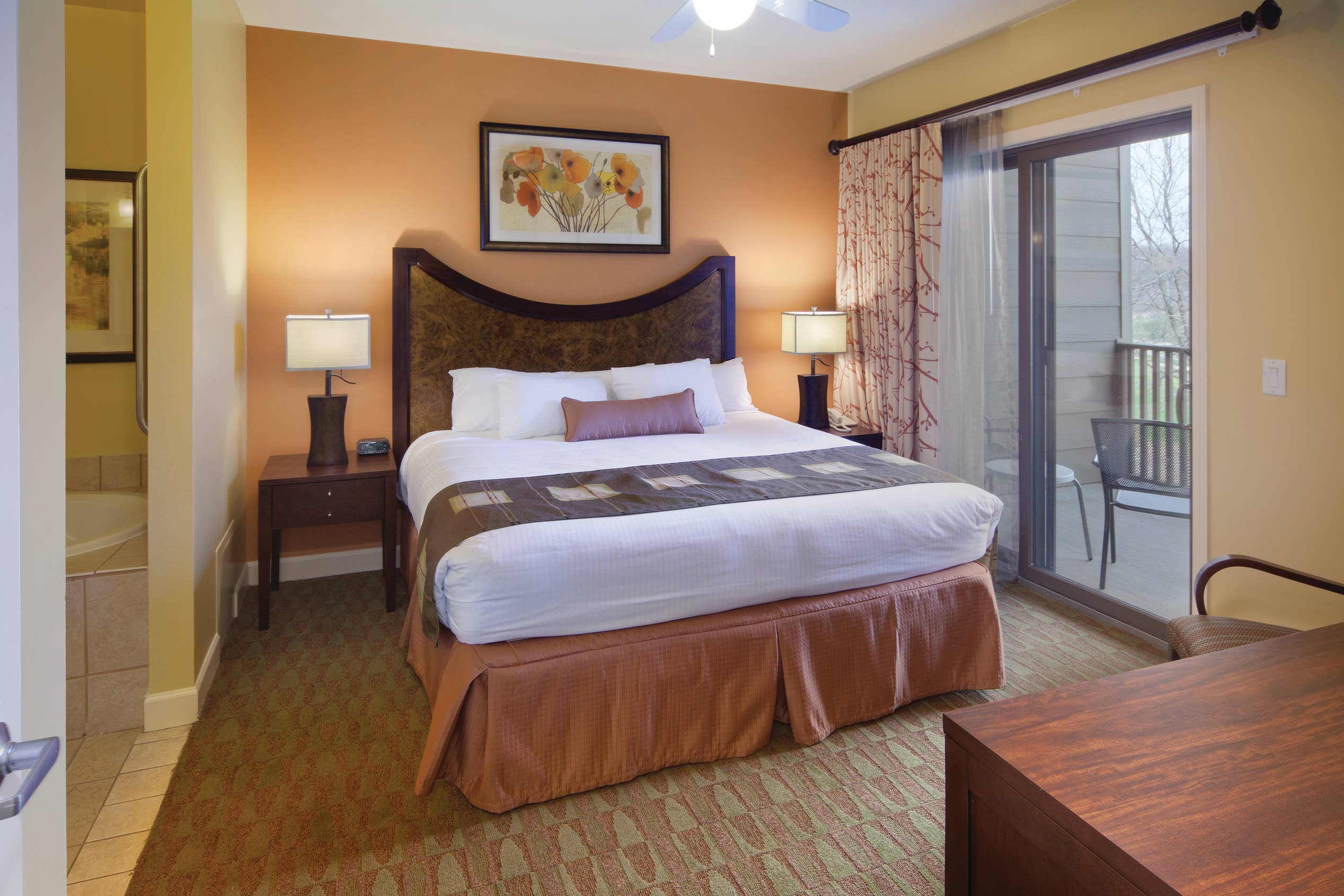 Holiday Inn Club at Lake Geneva Trust Points Bedroom