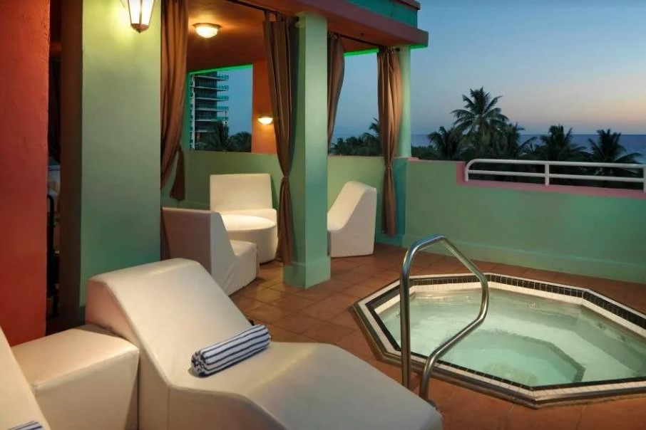 Hilton Grand Vacations Club At McAlpin – Ocean Plaza Balcony