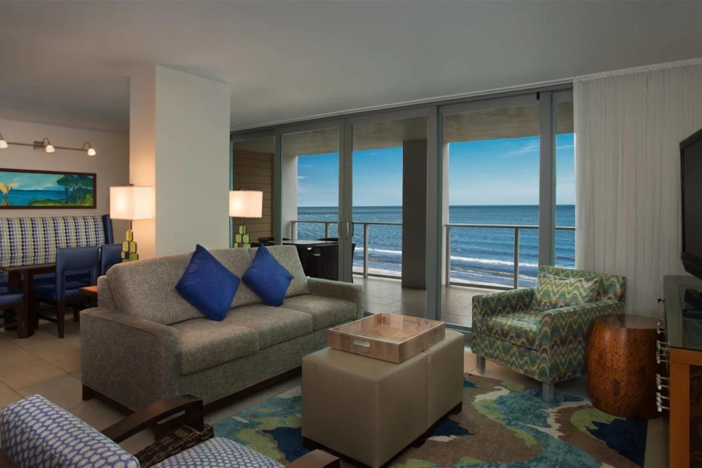 Florida Timeshare: Marriott's Crystal Shores – Marco Island Living Area