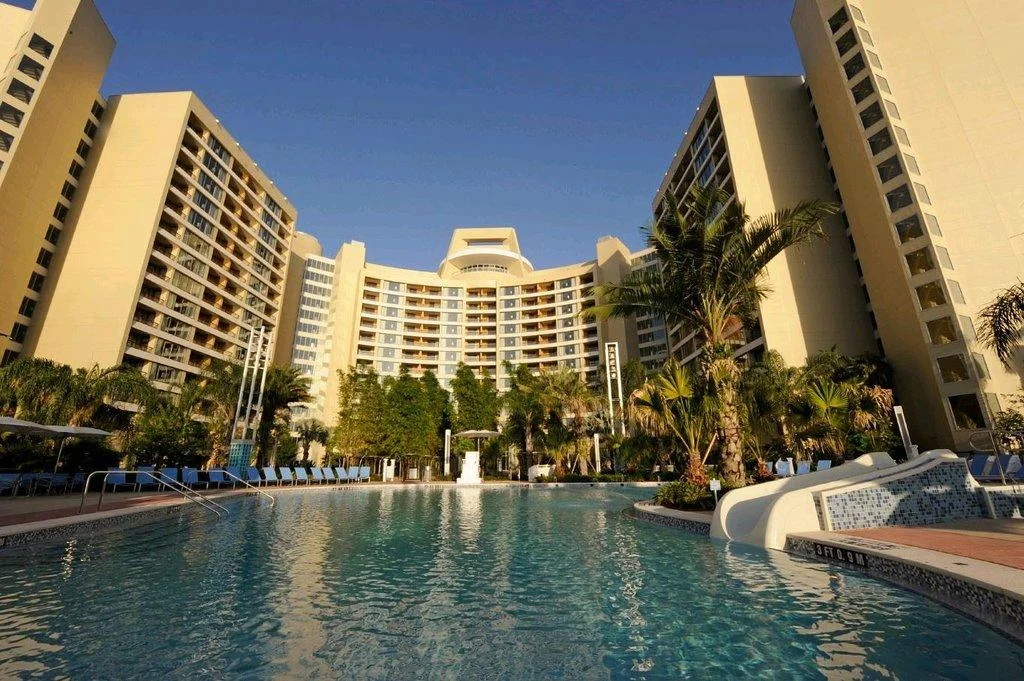 Bay Lake Tower at Disney's Contemporary Resort Pool