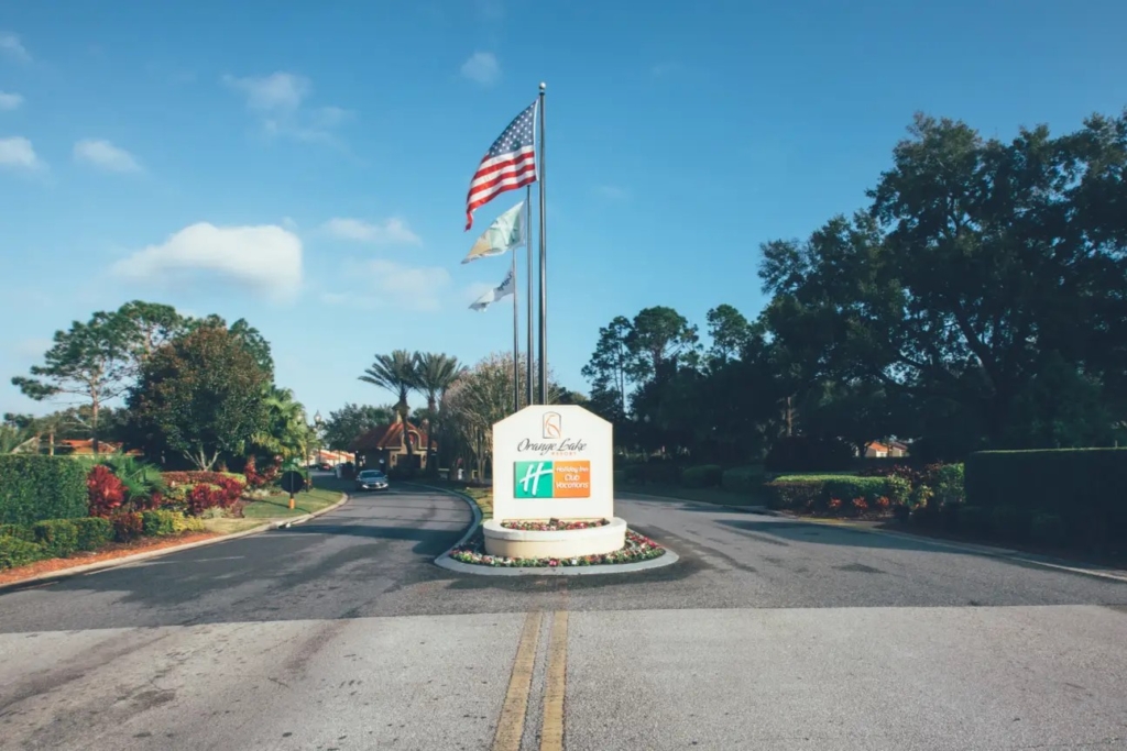 Holiday Inn Orange Lake Resort Sign 