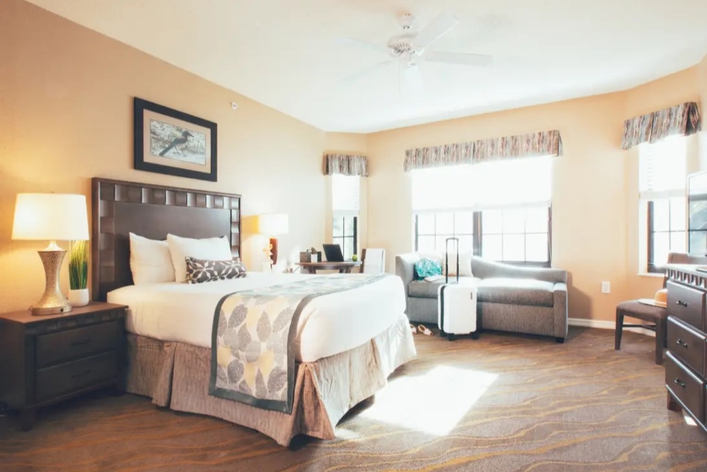 Holiday Inn Vacations at Orange Lake Resort Bedroom 
