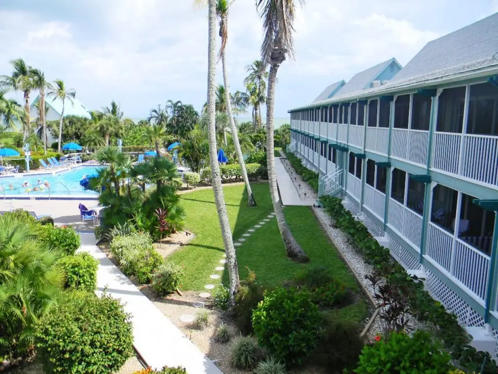 Surfrider Beach Club