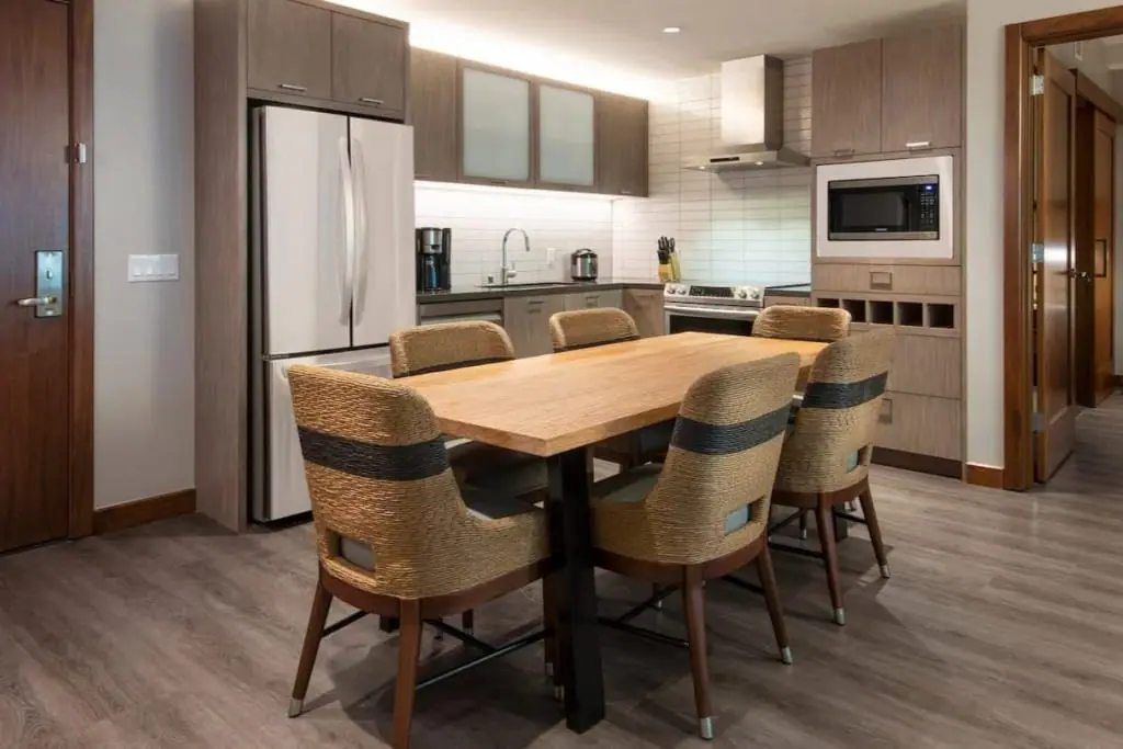 Maui Bay Villas by Hilton Grand Vacations Kitchen & dining room