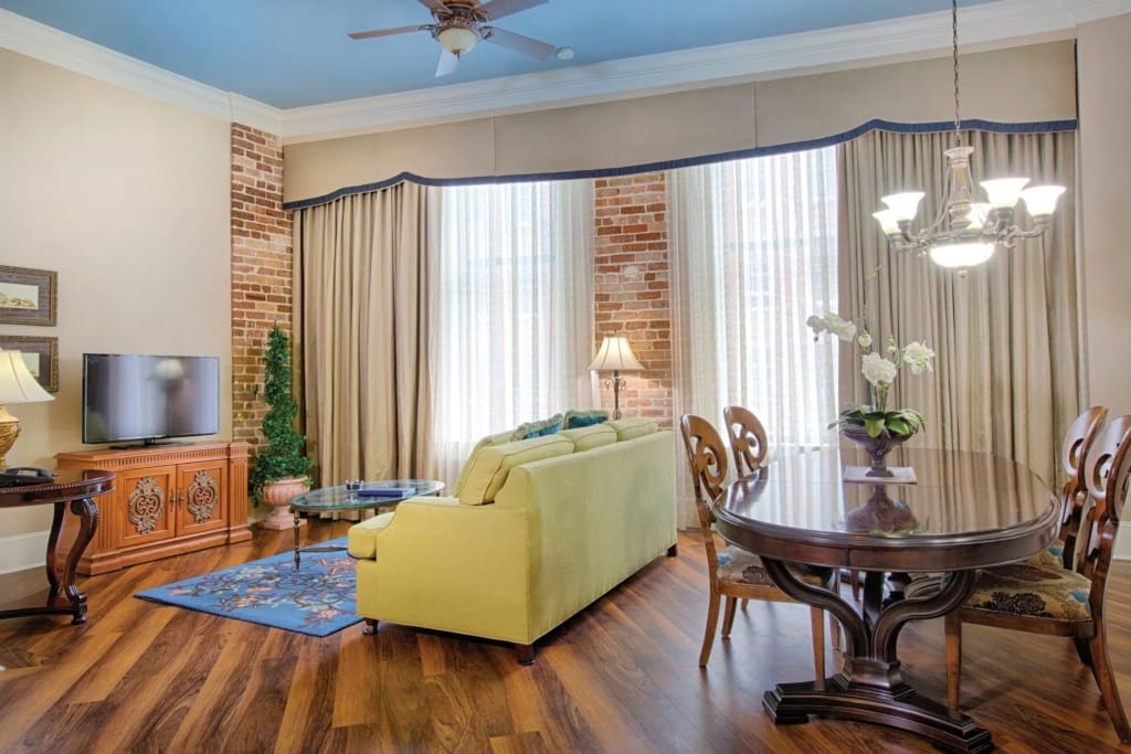 Timeshare New Orleans: La Belle Maison Living Area