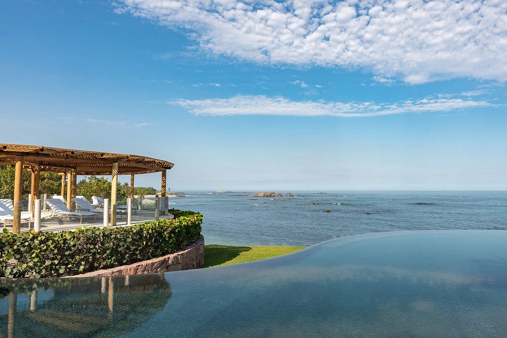 punta mita infinity edge pool