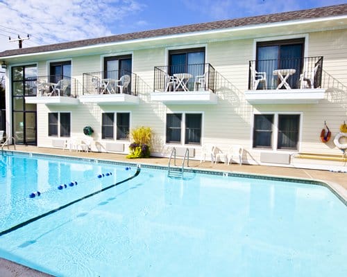 Holly Tree Resort outdoor pool