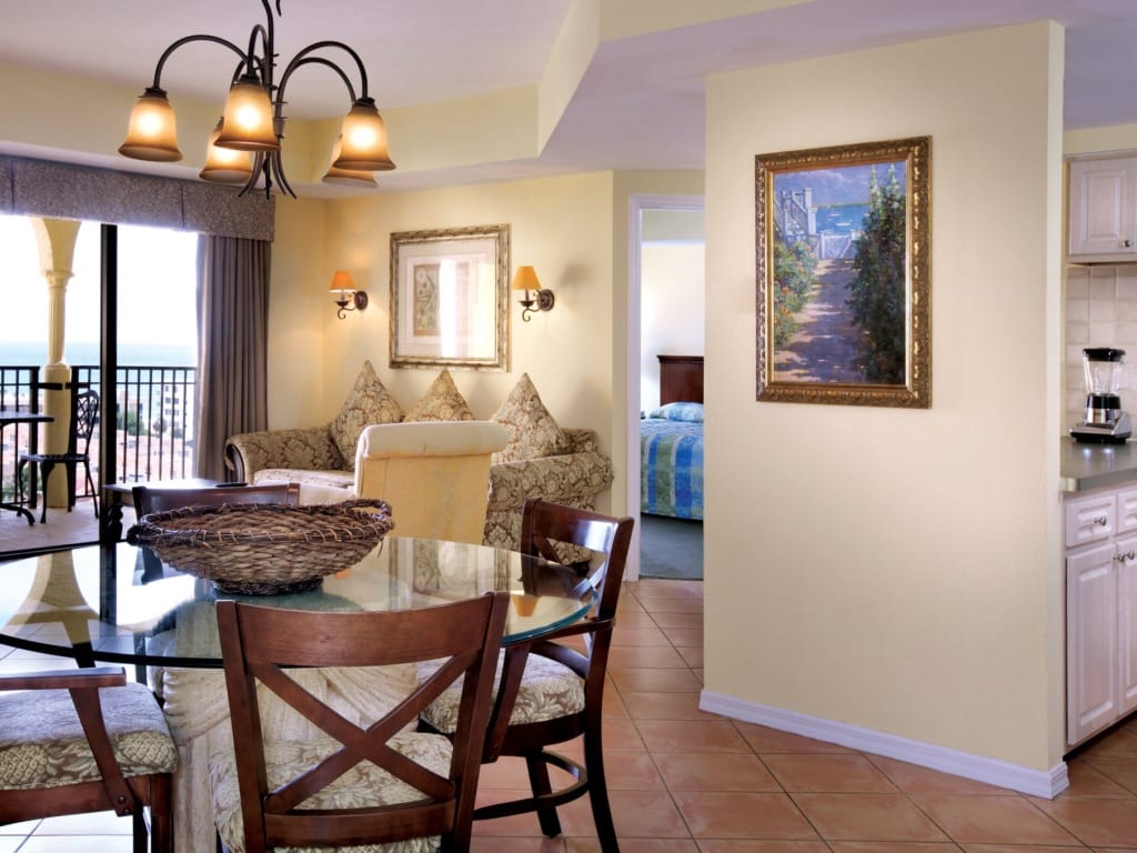 wyndham sea gardens living room