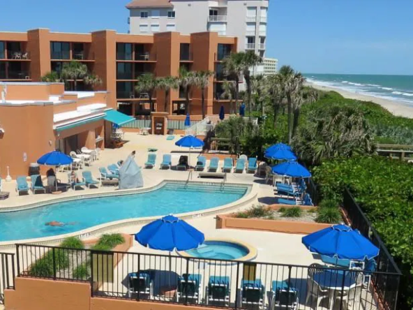 Oceanique pool