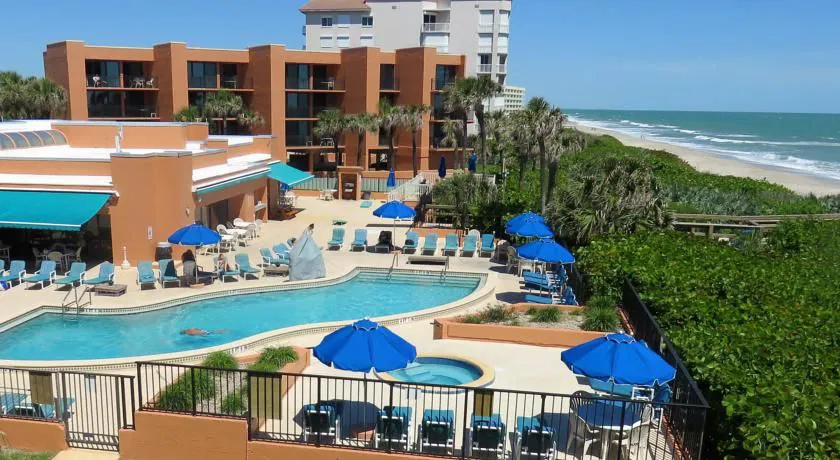 Oceanique pool