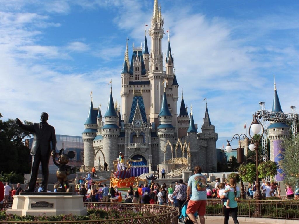 Cinderella's Castle, Disneyland vs Disney World