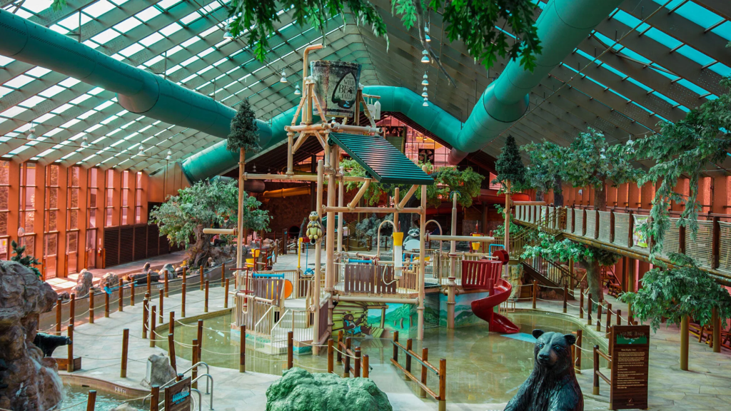 Visit the Indoor Waterpark at Westgate Smoky Mountain Resort on Fall Family Vacations