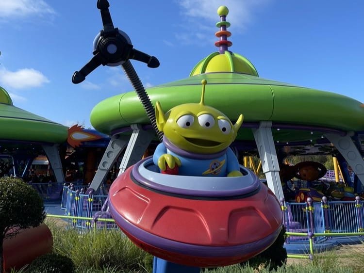 Hollywood Studios Rides Alien Swirling Saucers