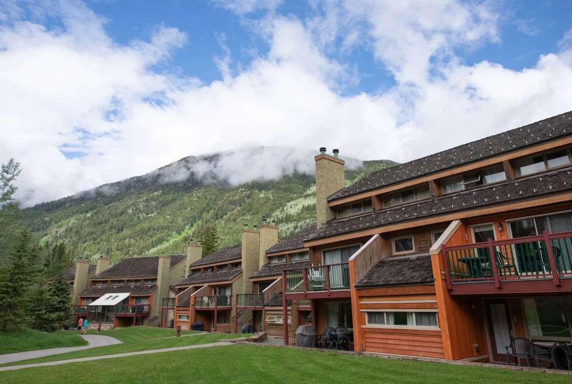 Panorama Vacation Retreat at Horsethief Lodge