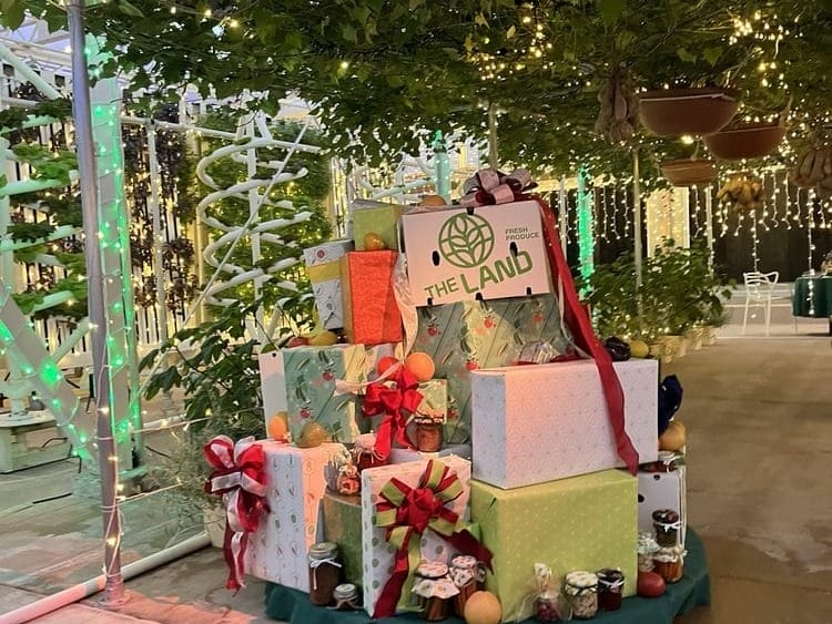 Christmas Living With The Land