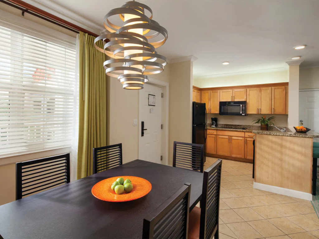 Harborside Resort at Atlantis Kitchen and Dining Area