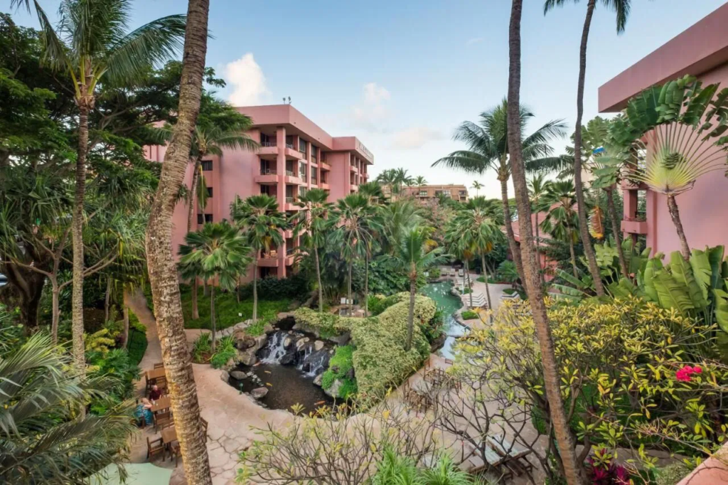 RCI Resorts in Maui: Kahana Falls Grounds